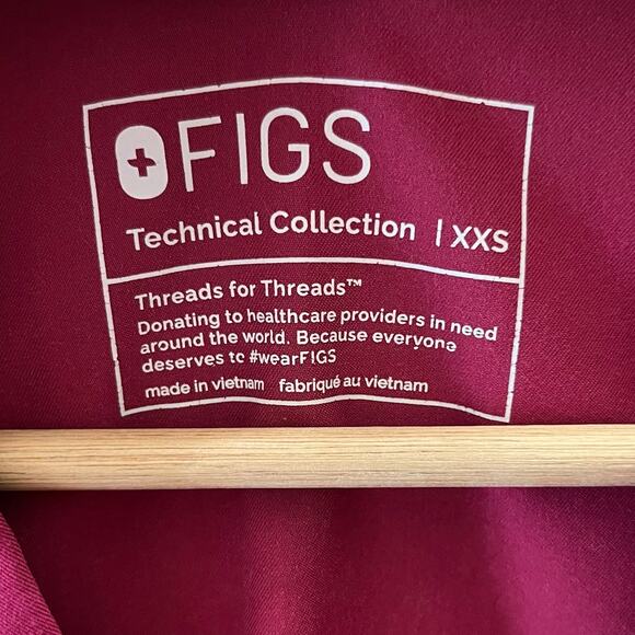 Rare FIGS Women’s Casma Three Pocket Scrub Top XXS Dark Magenta PO 2189 - Picture 3 of 5